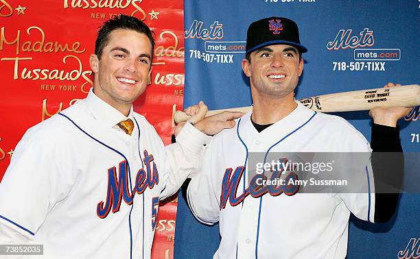 New York Mets third baseman David Wright poses with his wax figure at its unveiling at Madame Tussauds April 10, 2007 in New York City.