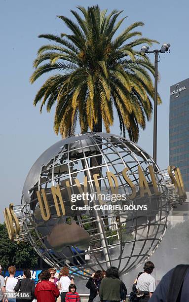 Hollywood, UNITED STATES: The entrance of Universal Studios in Hollywood is pictured 09 April 2007. Universal Studios Hollywood is the original...