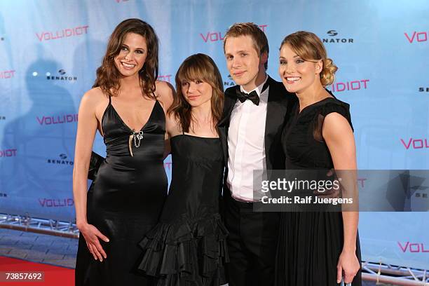 Ellenie Salvo Gonzalez, Daniela Preuss, Oliver Pocher and Tanja Wenzel attend the premiere of "Vollidiot" on April 10, 2007 at the Cinedom in...