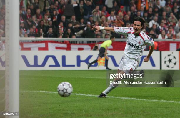 Filippo Inzaghi of Milan celebrates scoring the second goal during the UEFA Champions League Quarter Final second leg match between FC Bayern Munich...