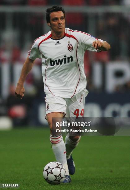 Massimo Oddo of Milan runs with the ball during the UEFA Champions League quarter final second leg match between Bayern Munich and AC Milan at the...