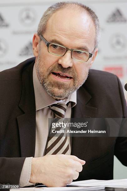 Chairman Wolfgang Holzhaeuser speaks during the DFB German Football Federation Press Conference on April 13, 2007 in Frankfurt, Germany.