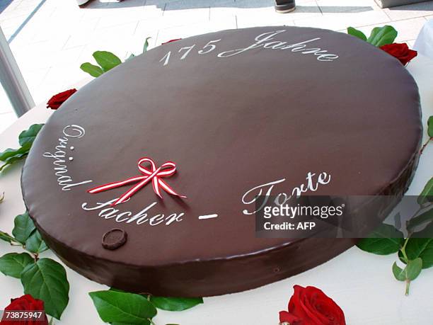 Gabrielle GRENZ: A one metre diameter chocolate cake Sachertorte is displayed 12 April 2007 in Vienna on the occasion of its 175 birthday. The...