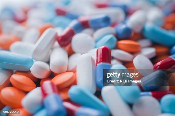 variety of pills and capsules - piller bildbanksfoton och bilder