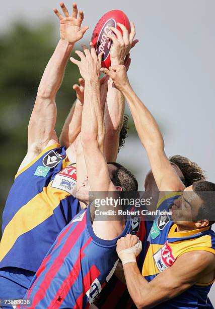 General view of the action during the round two VFL match between Williamstown and Port Melbourne at Burbank Oval April 14, 2007 in Melbourne,...