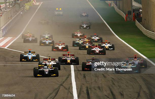 General view as the first GP2 race of the season starts at the Bahrain International Circuit on April 14, 2007 in Sakhir, Bahrain.