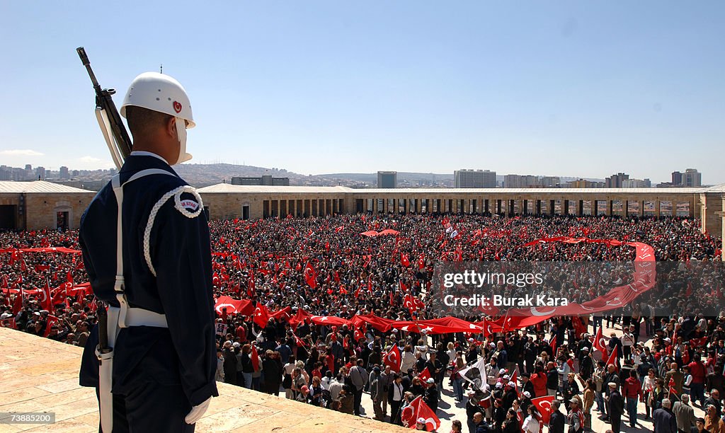 Turkish Nationalists Demonstrate Against Prime Minister