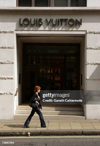 1,917 Louis Vuitton Bond Street Photos & High Res Pictures - Getty
