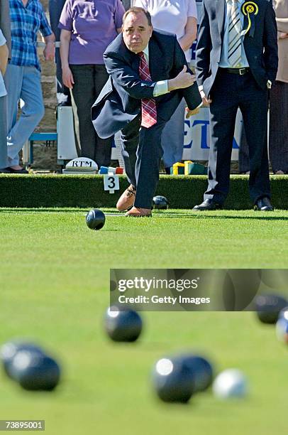 Scottish National Party leader Alex Salmond bowls a ball at at Mayfield Bowling Club on April 16, 2007 in Dundee, Scotland. The Scottish Parliament...