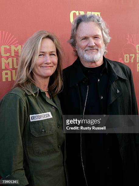 Musician Kris Kristofferson and wife Lisa Meyers arrive at the 2007 CMT Music Awards at the Curb Event Center at Belmont University April 16, 2007 in...