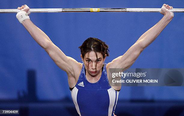 French Melanie Noel competes during the +48kg class of the Weightlifting European Championship, 17 April 2007 in Strasbourg, eastern France. AFP...