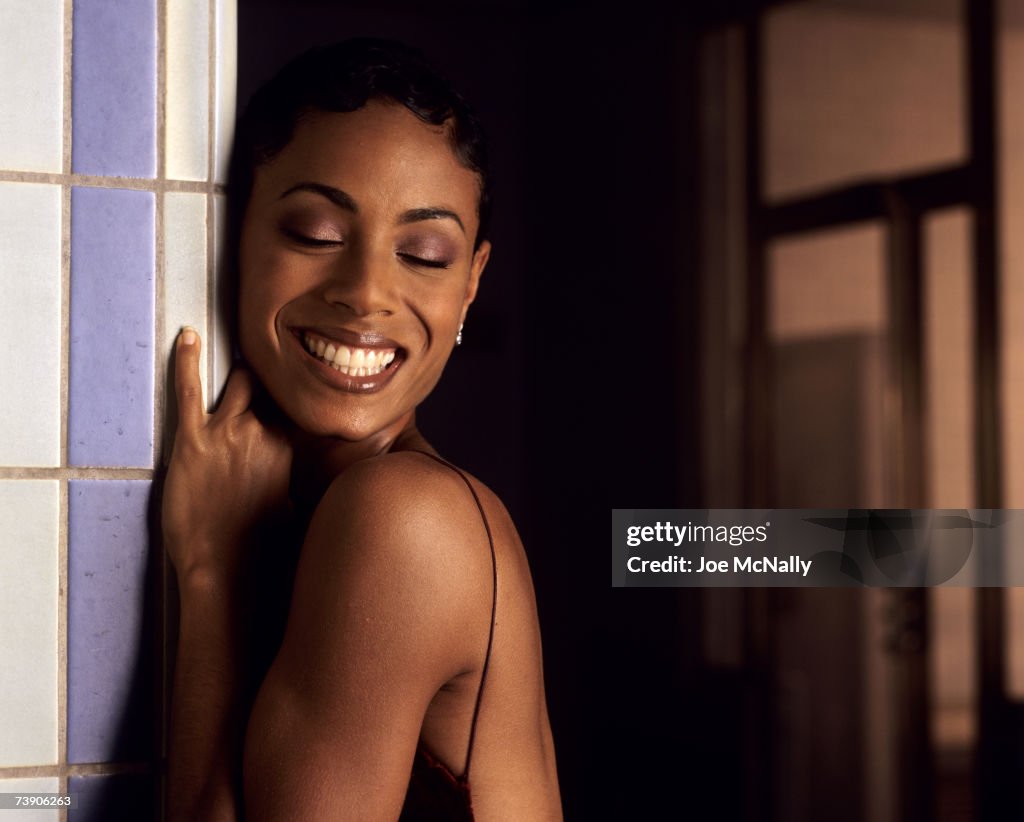 Actress Jada Pinkett Posed For A Portrait On September 30 1997 In set-ringtone-in-iphone-without-itunes-or-computer-make-any-song-as