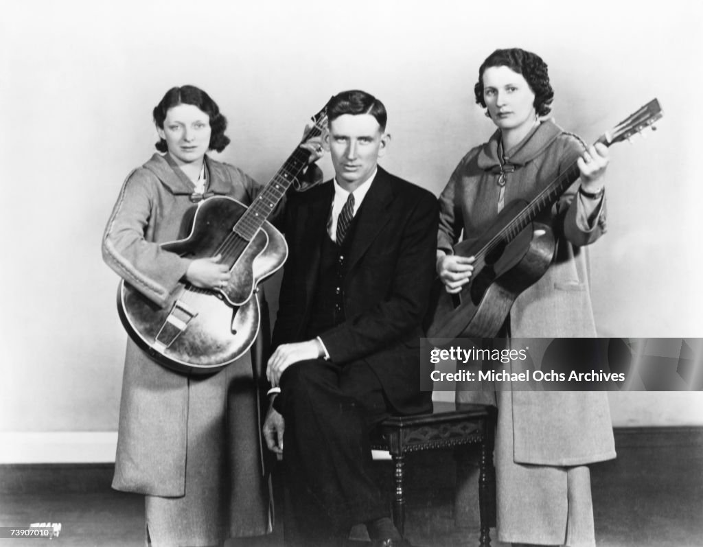 1937, Virginia, Poor Valley, Carter Family, L-R: Maybelle, A