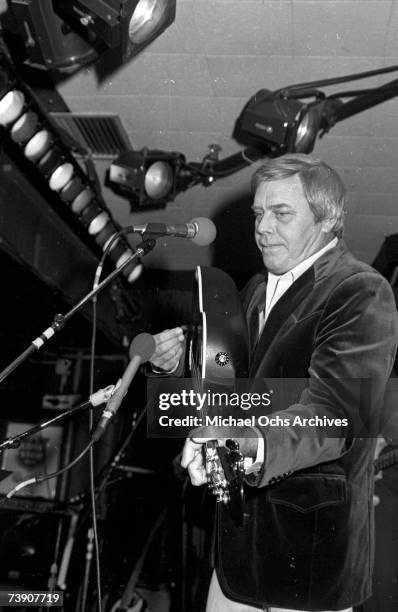Tom Hall Reds 473 Tom T Hall Photos & High Res Pictures - Getty Images