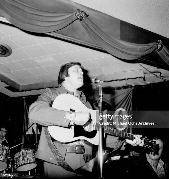 Tom Hall Reds 473 Tom T Hall Photos & High Res Pictures - Getty Images