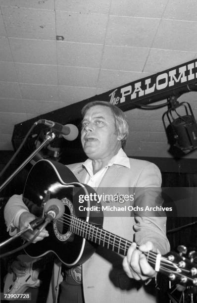 Photo of Tom T. Hall.