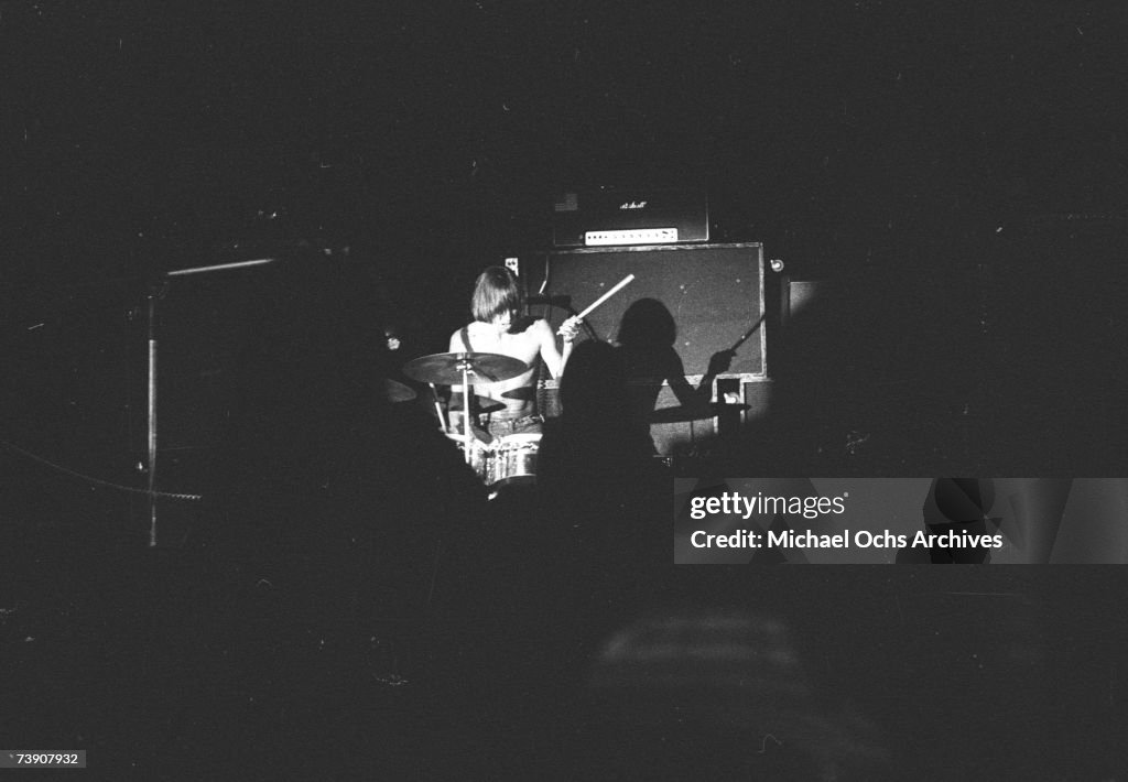 Iggy Pop Performing