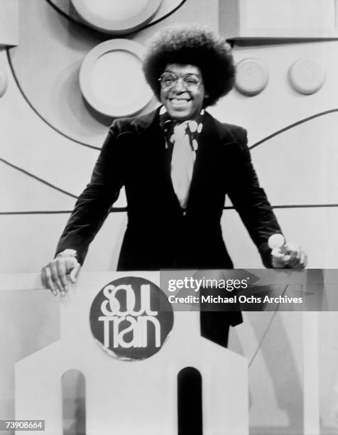 Don Cornelius host and producer of the TV show 'Soul Train' on the set circa 1973 in Los Angeles, California.