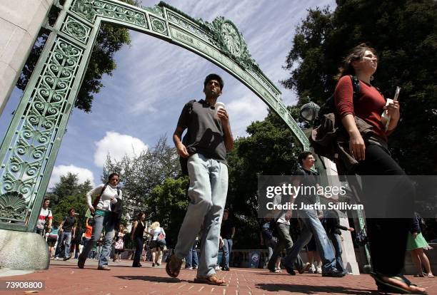 Berkeley students walk through Sather Gate on the UC Berkeley campus April 17, 2007 in Berkeley, California. Robert Dynes, President of the...