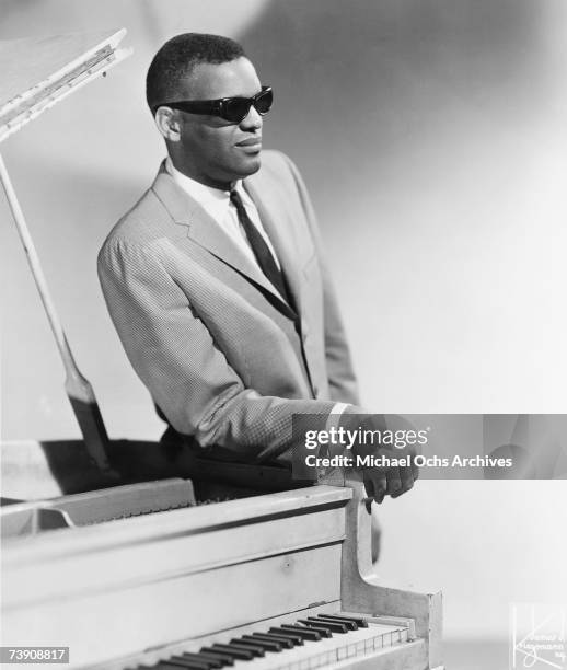 Ray Charles Piano Photos and Premium High Res Pictures Getty Images(03)