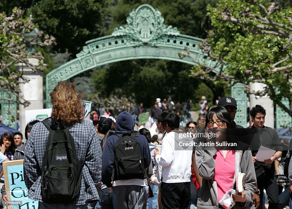 U.S. Campus Security Scrutinized In Wake Of Virginia Tech Tragedy