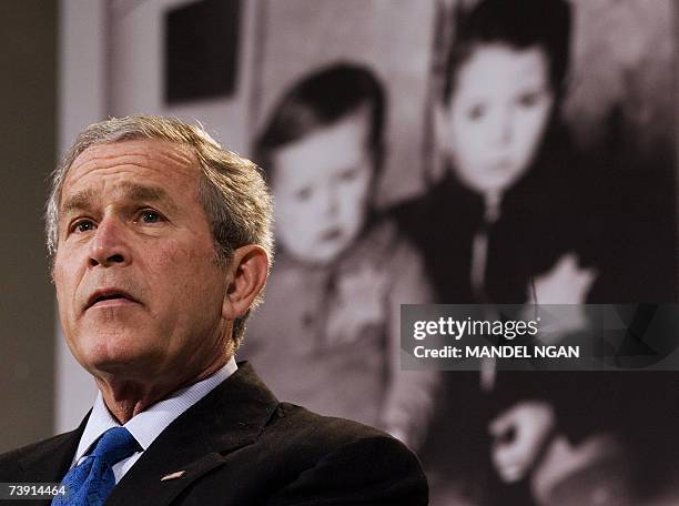 Washington, UNITED STATES: US President George W. Bush speaks on Darfur during a visit to the Holocaust Memorial Museum 18 April 2007 in Washington,...