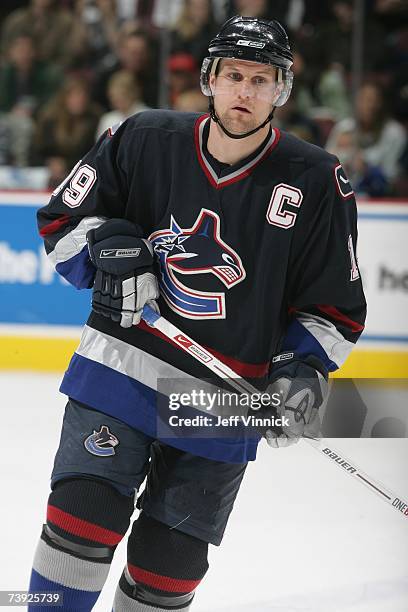 Markus Naslund of the Vancouver Canucks looks on against the Calgary Flames at General Motors Place on March 31, 2007 in Vancouver, British Columbia,...