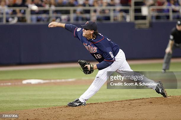 Sidney Ponson of the Minnesota Twins delivers the pitch against the Tampa Bay Devil Rays on April 14, 2007 at the Metrodome in Minneapolis, Minnesota.