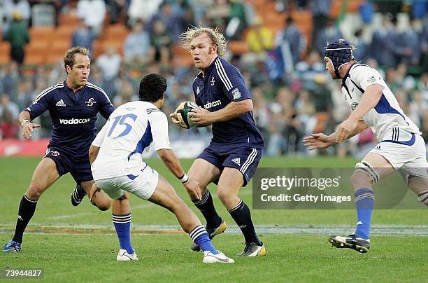 Schalk Burger of the Stormers in action during the round 12 Super 14 match between the Stormers and Blues at Newlands Stadium April 21, 2007 in Cape...