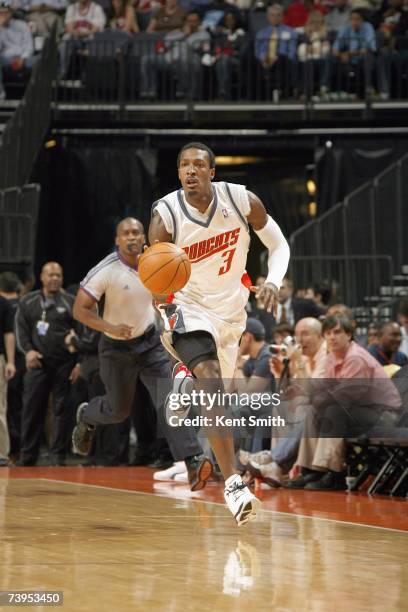 Gerald Wallace of the Charlotte Bobcats moves the ball upcourt against the New Jersey Nets at Charlotte Bobcats Arena on March 24, 2007 in Charlotte,...