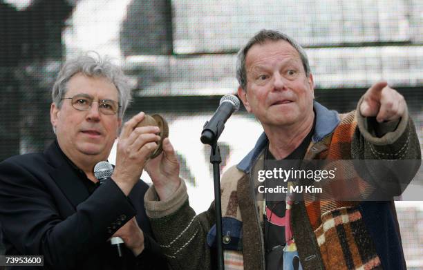 Monty Python Director 166 Python Muster Stock Photos, High-Res Pictures, and Images - Getty ...