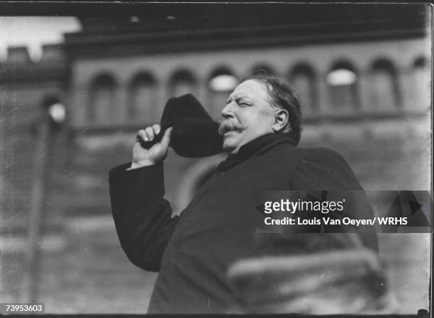 Presidential candidate William Howard Taft make a last minute campaign appearance in Cleveland. Taft spoke to 10,000 supporters at the Central...