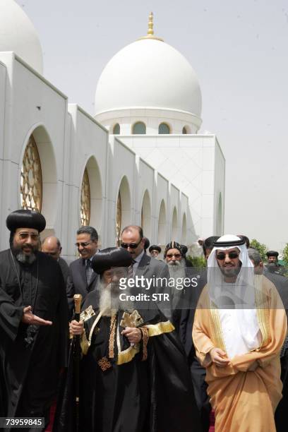 Abu Dhabi, UNITED ARAB EMIRATES: Pope Shenuda III of Alexandria arrives to visit Emirati president Sheikh Zayed bin Sultan al-Nahayan's shrine at the...