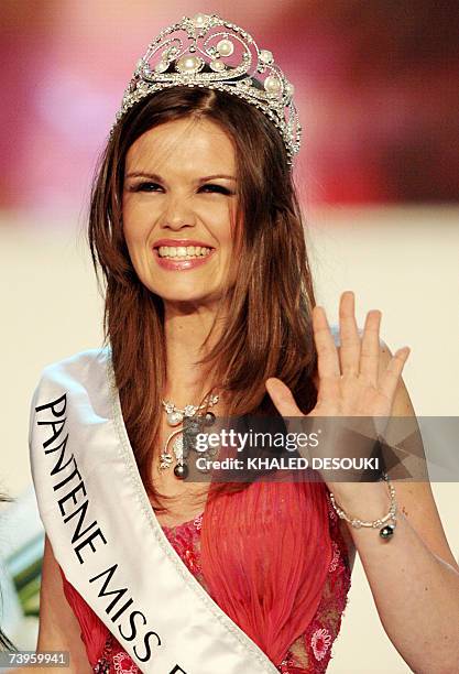 Ehsan Hatem waves after she was crowned Miss Egypt 2007 at the end of the beauty pageant late 23 April 2007 in Cairo. Twenty Egyptian women competed...