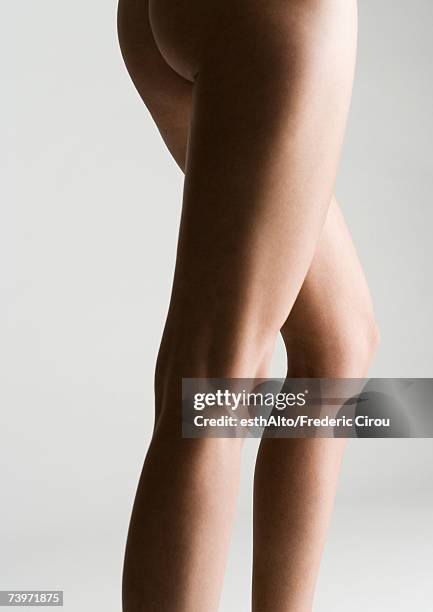 woman's bare legs and buttocks - beautiful bare women fotografías e imágenes de stock