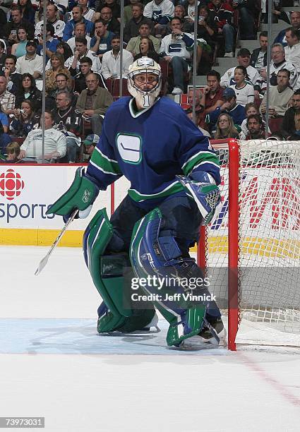 Roberto Luongo of the Vancouver Canucks tends goal against the Dallas Stars during Game 7 of the 2007 Western Conference Quarterfinals at General...