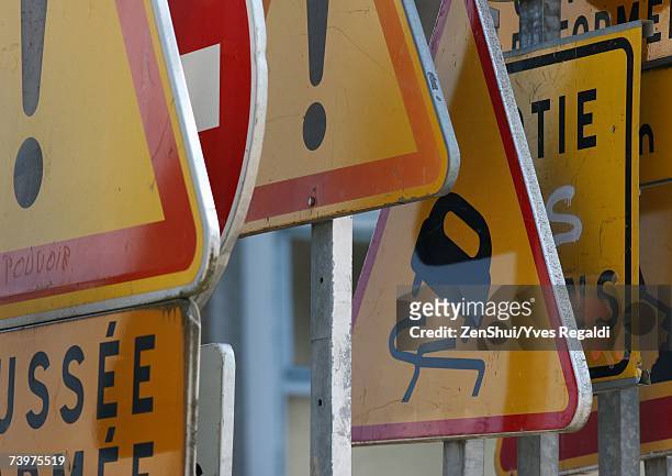 road signs - varning för halka bildbanksfoton och bilder