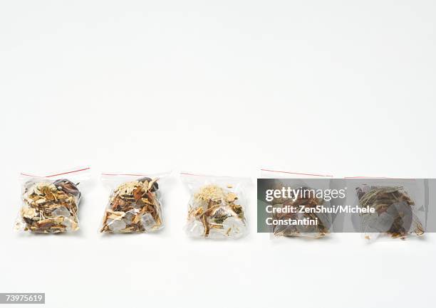 https://media.gettyimages.com/id/73975619/photo/baggies-containing-chinese-herbal-tea-mixture.jpg?s=612x612&w=gi&k=20&c=Khib9lboAmV31yNrtHP26cmKJwR5xhpRzUtDe9O5gak=