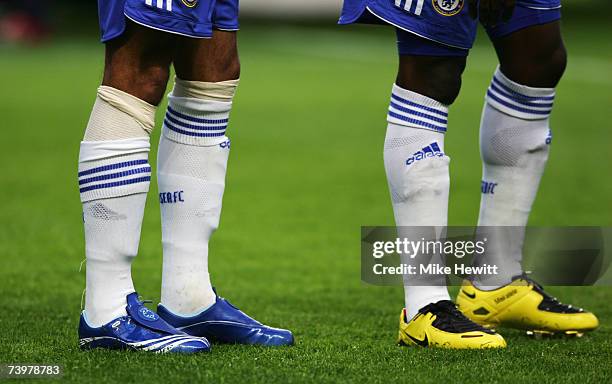 Didier Drogba and Claude Makelele of Chelsea line up prior the UEFA Champions League semi final, first leg match between Chelsea and Liverpool at...
