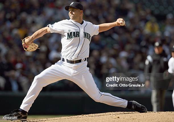 Jarrod Washburn of the Seattle Mariners delivers the pitch during the game against the Minnesota Twins on April 19, 2007 at Safeco Field in Seattle,...