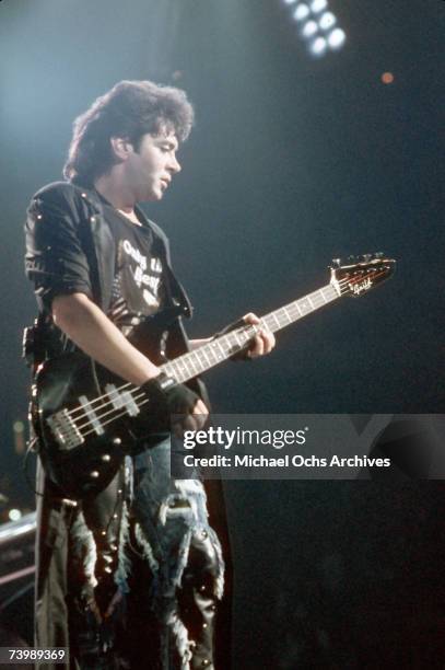 319 Bon Jovi 1989 Photos & High Res Pictures - Getty Images