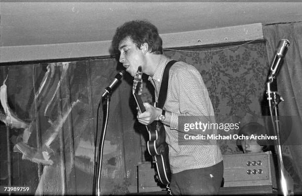 Guitarist Elvin Bishop and keyboardist Mark Naftalin of the rock group "Butterfield Blues Band" perform at the Living End in circa 1966 in Detroit,...