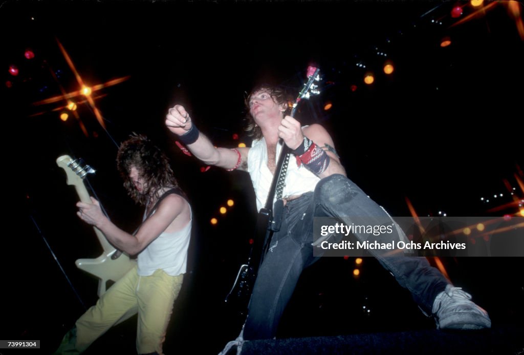 Def Leppard Performing