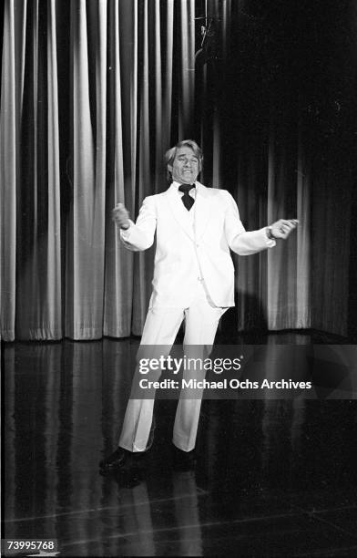 Look-a-like of comedian Steve Martin, who tied up the real Steve Martin, performs on "The Tonight Show" with Johnny Carson in circa 1978 in Burbank,...