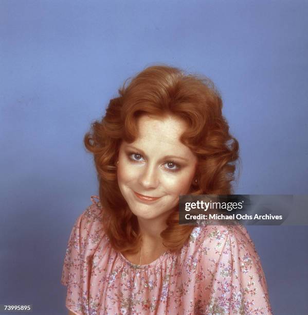 Country singer Reba McEntire poses for a portrait session in Nashville, Tennessee in circa 1976.