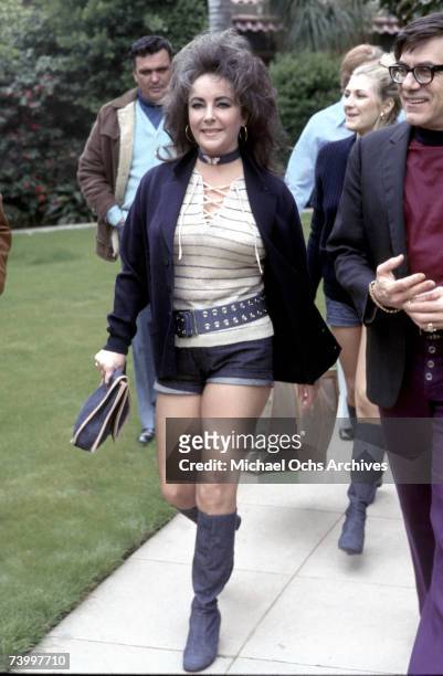 Actress Elizabeth Taylor takes a walk in March 1971 in Los Angeles, California.