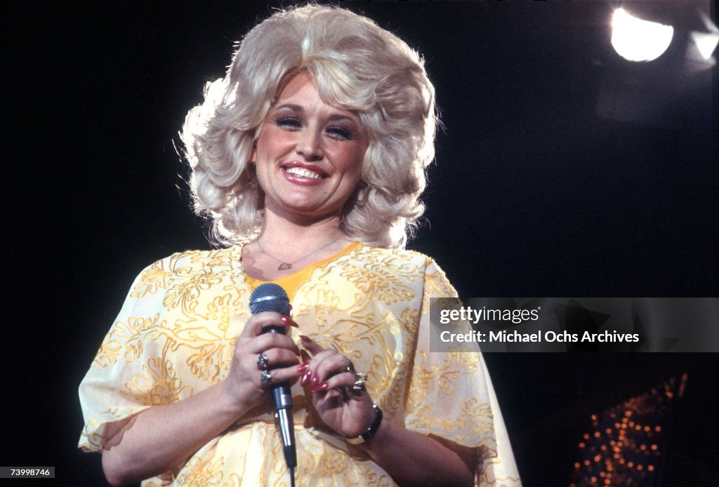 Dolly Performing In LA