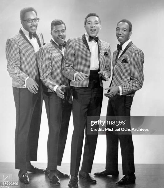 Photo of Smokey Robinson & Miracles