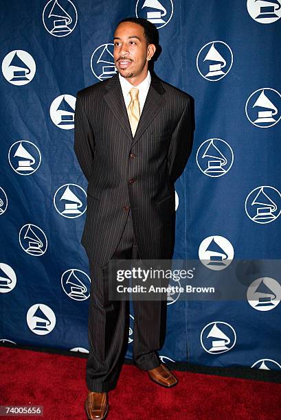 Rusty Bridges Rapper 52 73969401 Stock Photos, High-Res Pictures, and Images - Getty Images