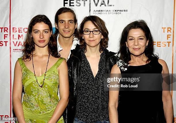 Actors Esther Zimmering, Egbert Jan Weeber, director Angelina Maccarone and actress Hannelore Elsner attend the premiere of "Vivere" at the 2007...